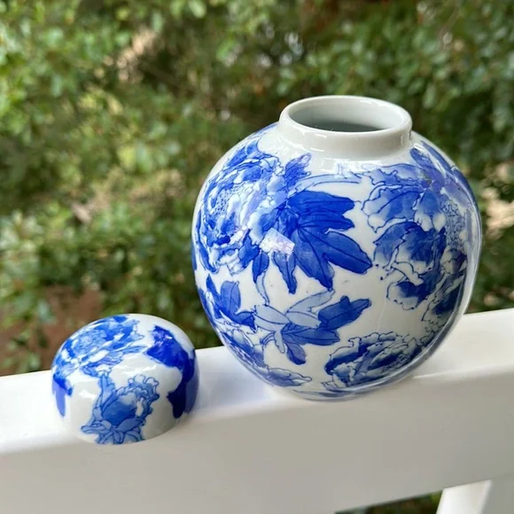 Vintage Lidded Blue and White Floral Ceramic Jar - Picture 6 of 7